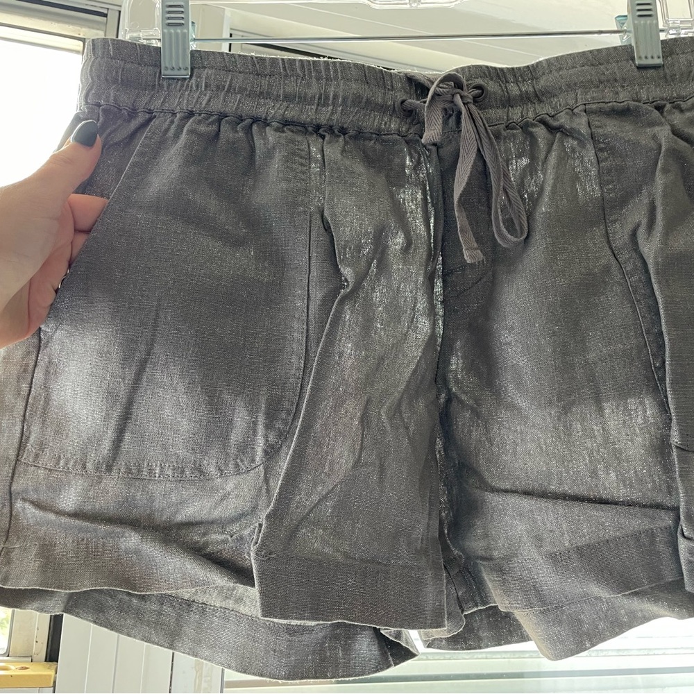 New York & Company Shimmering Gray Women's Shorts